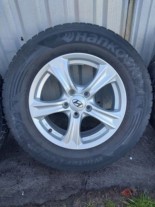 Felgi 16 Hyundai 5x114,3 67,1mm et45 opony zima 215/70 r16 super stan