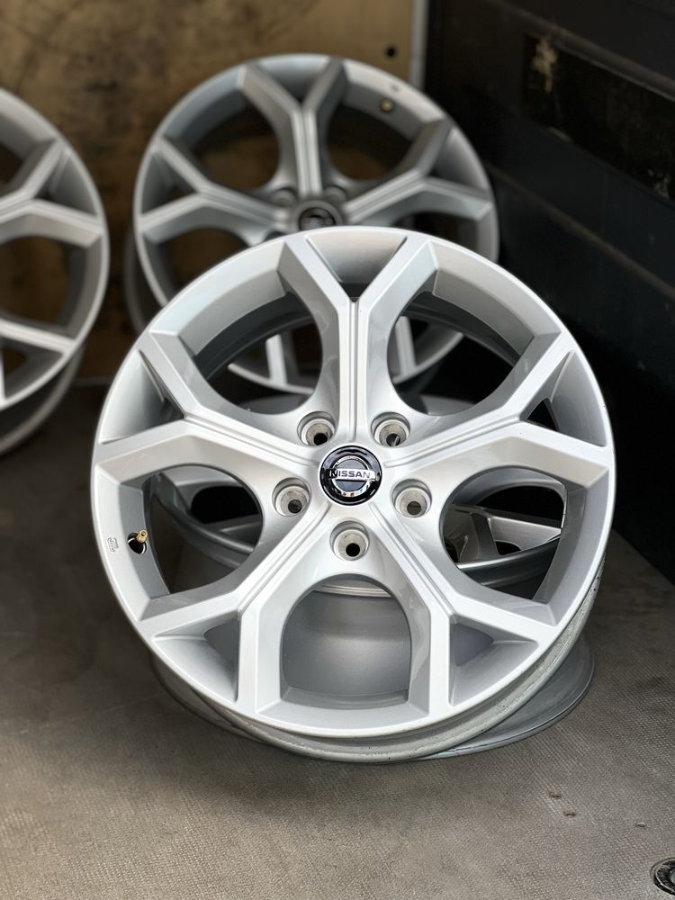 Оригінальні диски Nissan 5 114.3 R17 qashqai Rogue leaf Juke x trail