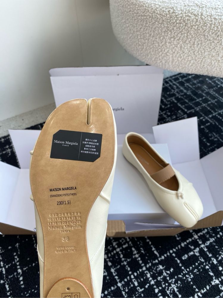 Молочні балетки таби на резинці Tabi Ballerinas Maison Margiela 38