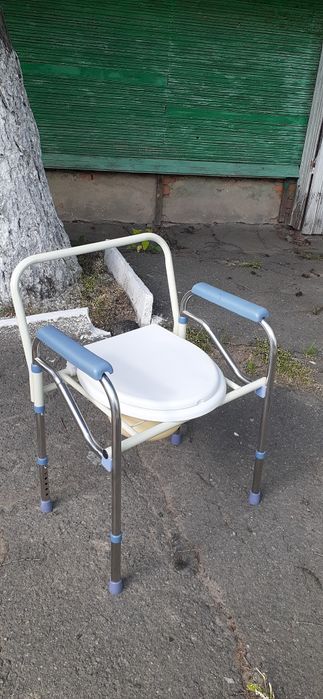 Продам санітарний стілець-туалет
