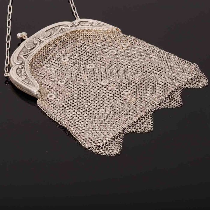Bolsa antiga em Malha de Prata