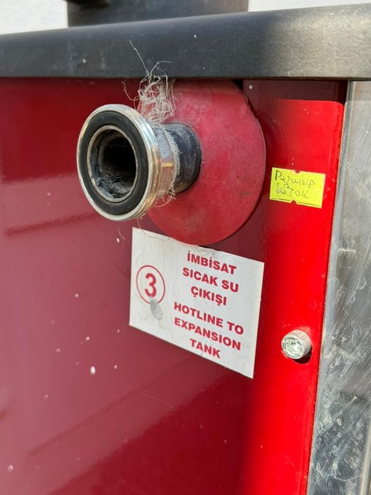 Камін на дровах з водяним контуром