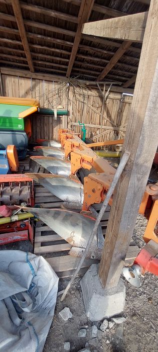 Sprzedam Pług AGROMASZ 4 skiby + fabrycznie dokręcana 5 Skiba. 4+1.