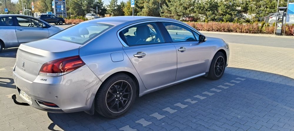 Peugeot 508 sedan