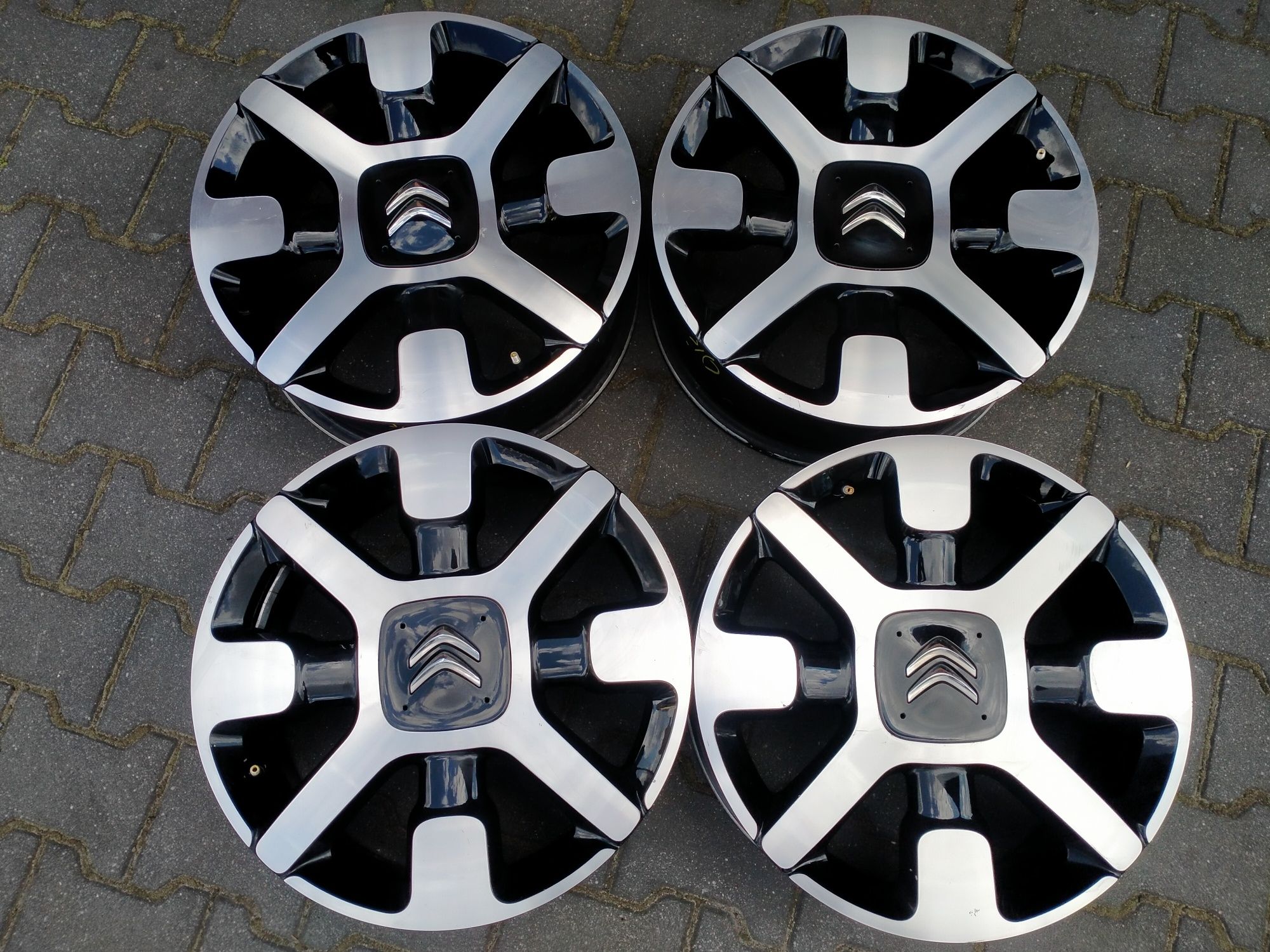 Felgi aluminiowe 17 cali 4x108 et 19 Citroen C3 C4 Cactus Berlingo