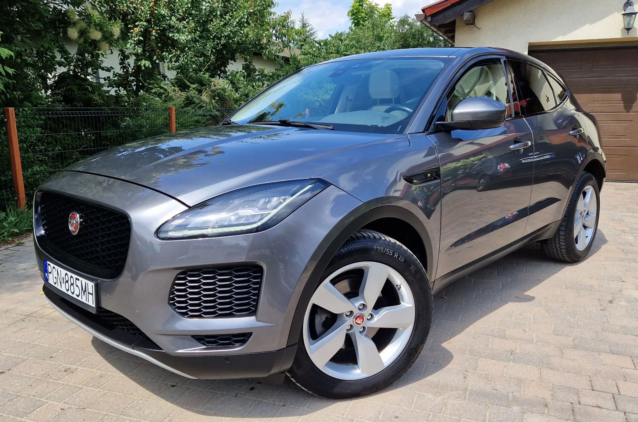 Jaguar E-Pace 87 tys km / panorama / stan BDB / bogate wyposażenie