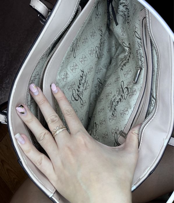 Оригінальна сумка GUЕSS під реставрацію