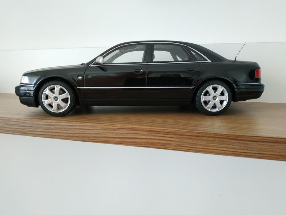 Audi S8 D2 1:18 Ottomobile (czarny)