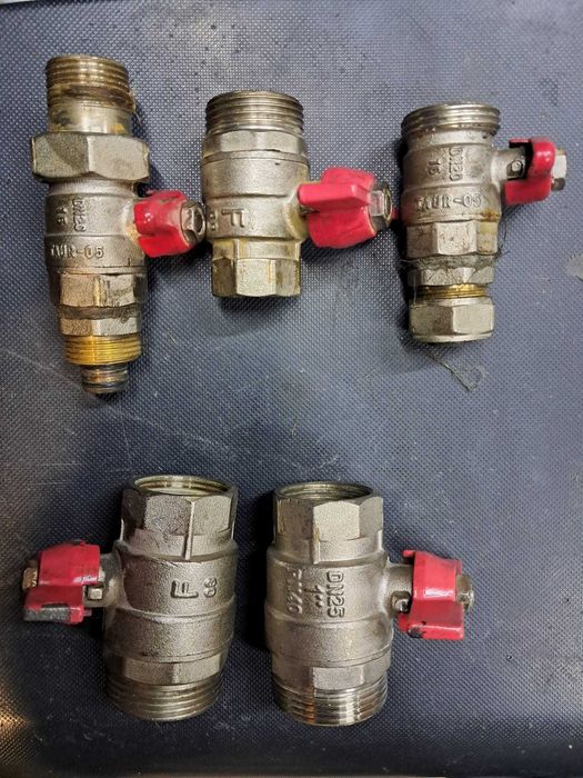 Sprzedam zawory kulowe