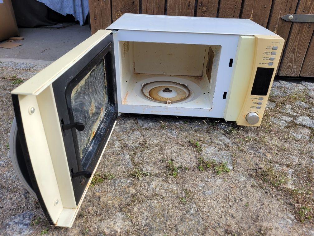 Candy mikrofalówka CMW1771DW 1150W