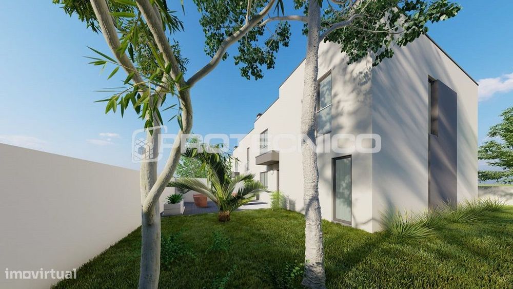 Moradia T3 Geminada em Construção - Oiã