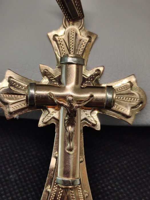 Крест золотой 75мм