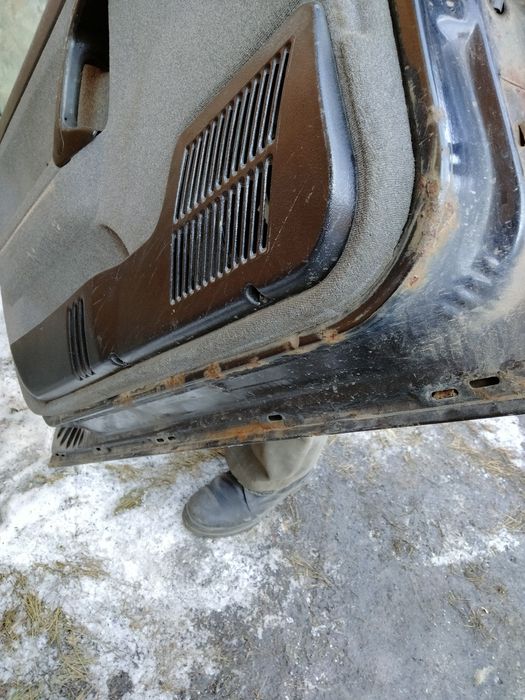 Двері ВАЗ 2110 .