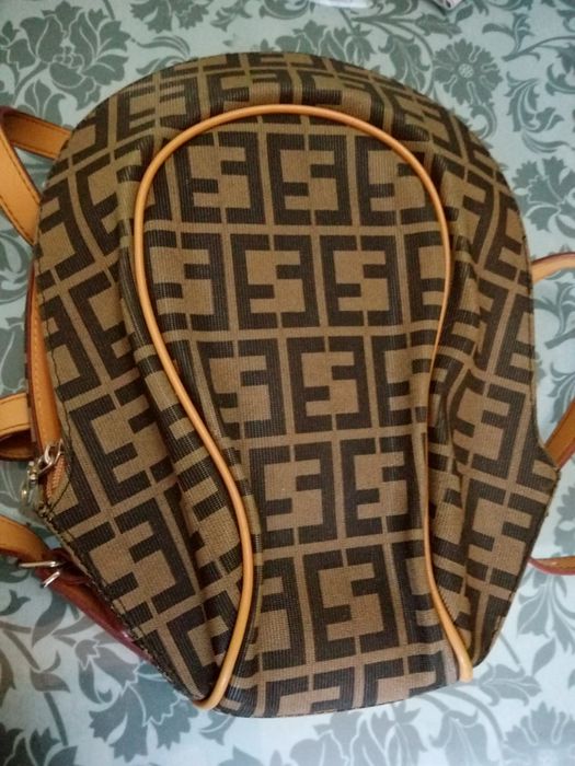 Vendo   mochila.