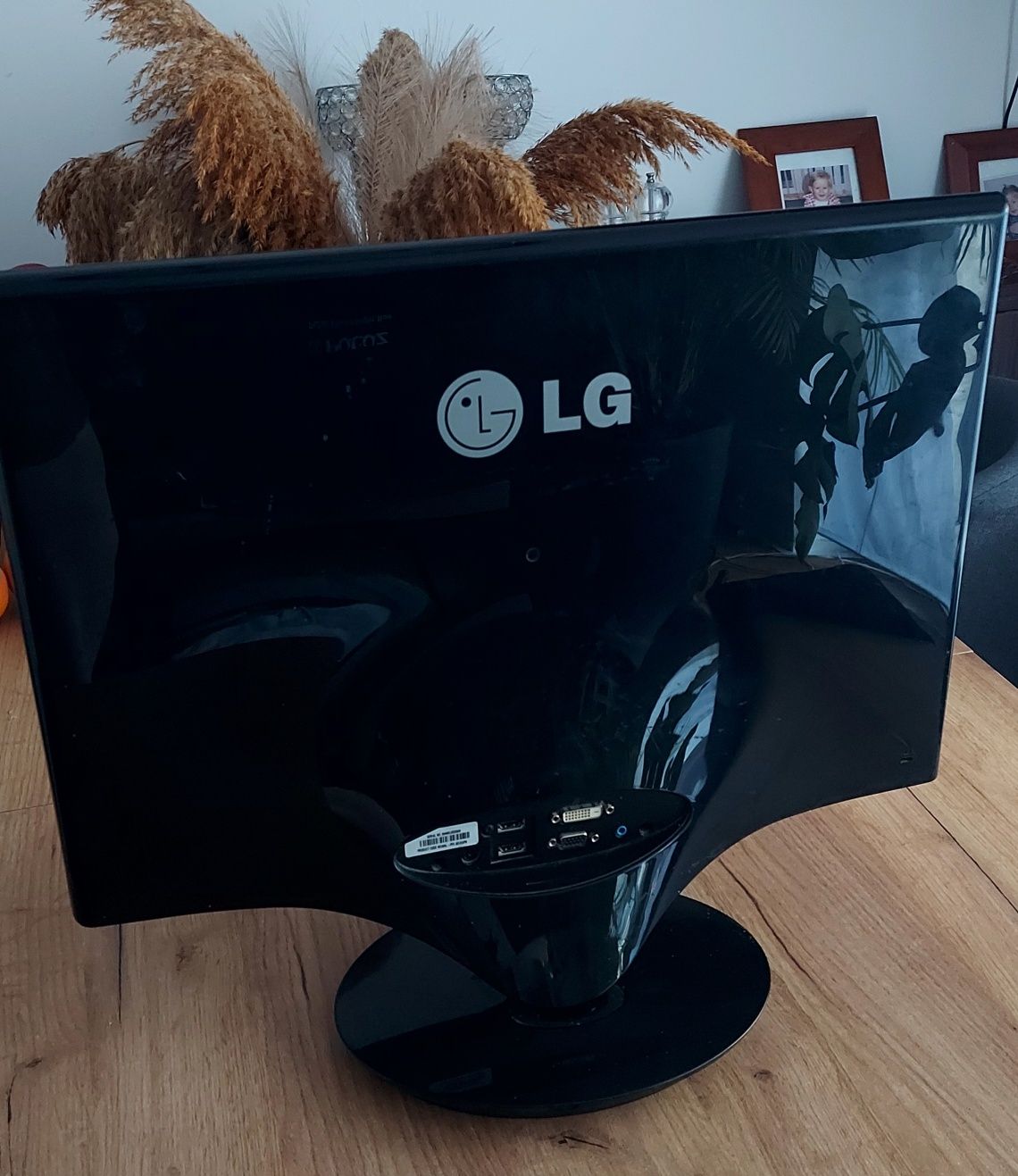 Monitor komputerowy LG 22" LED