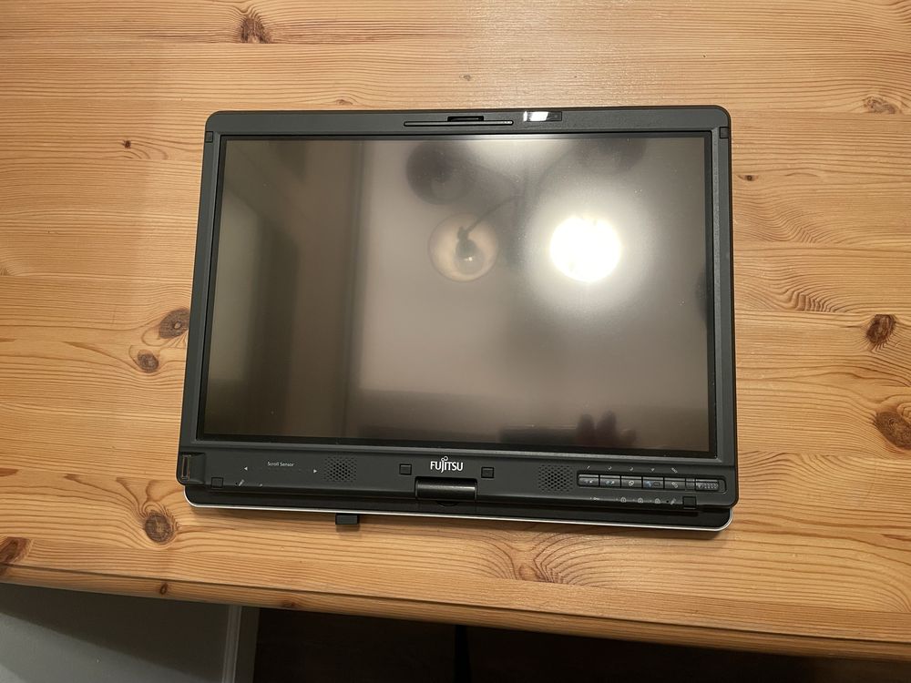 Laptop Fujitsu Lifebook T901 z funkcją tablet