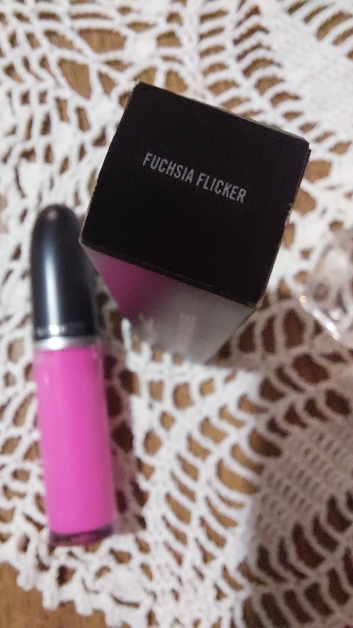 Szminka MAC cosmetics Retro Matte różowa matowa 336 fuchsia flicker