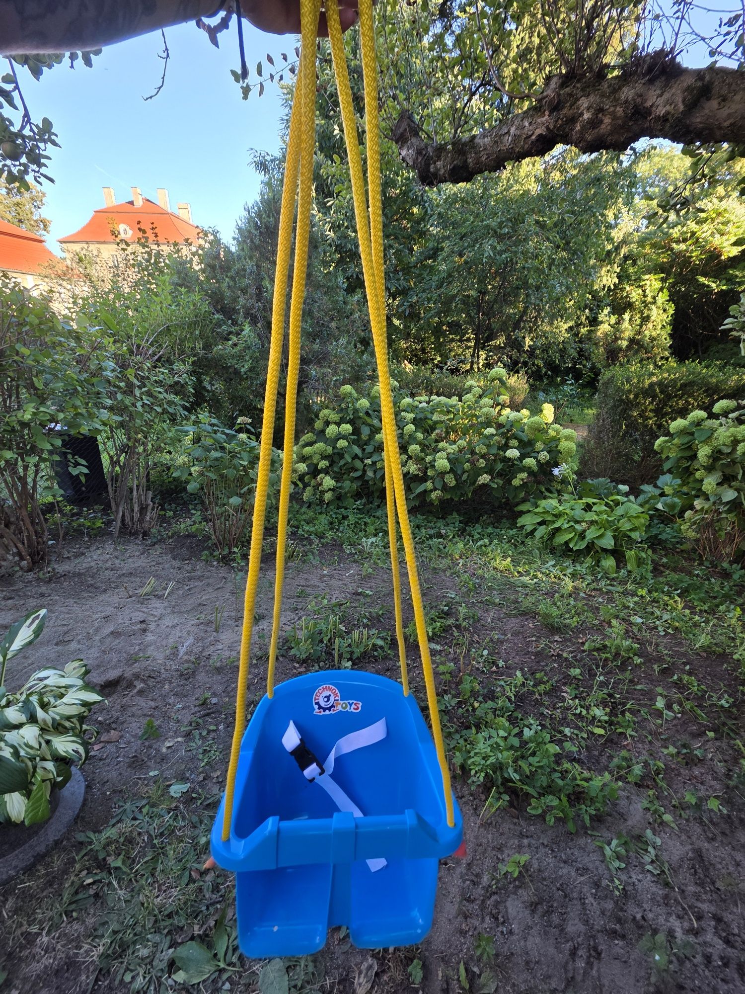 Nowa huśtawka dla malucha