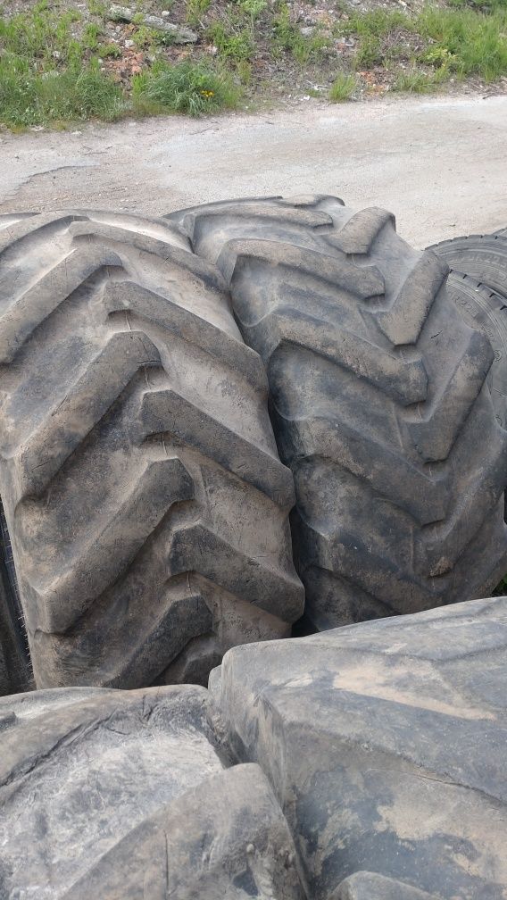 Шини 17.5LR24 (460/70R24) б/у