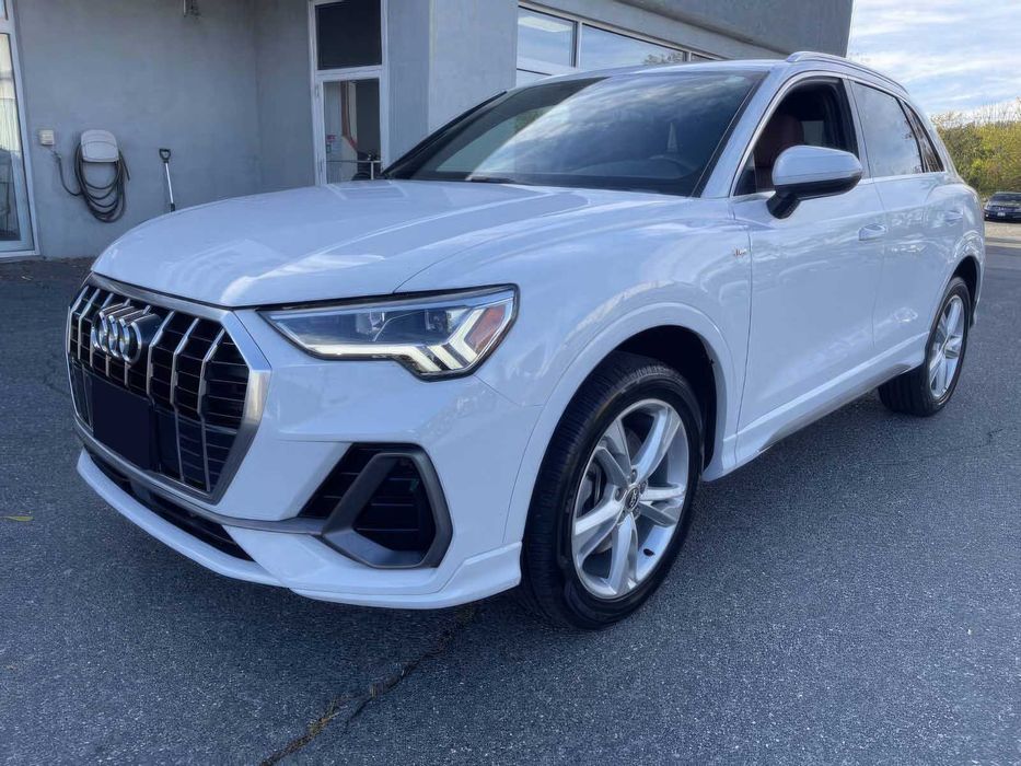 Audi Q3      2020