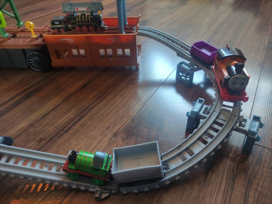 Fisher Price Tomek i przyjaciele zestaw rozkładany + 5 pociągów