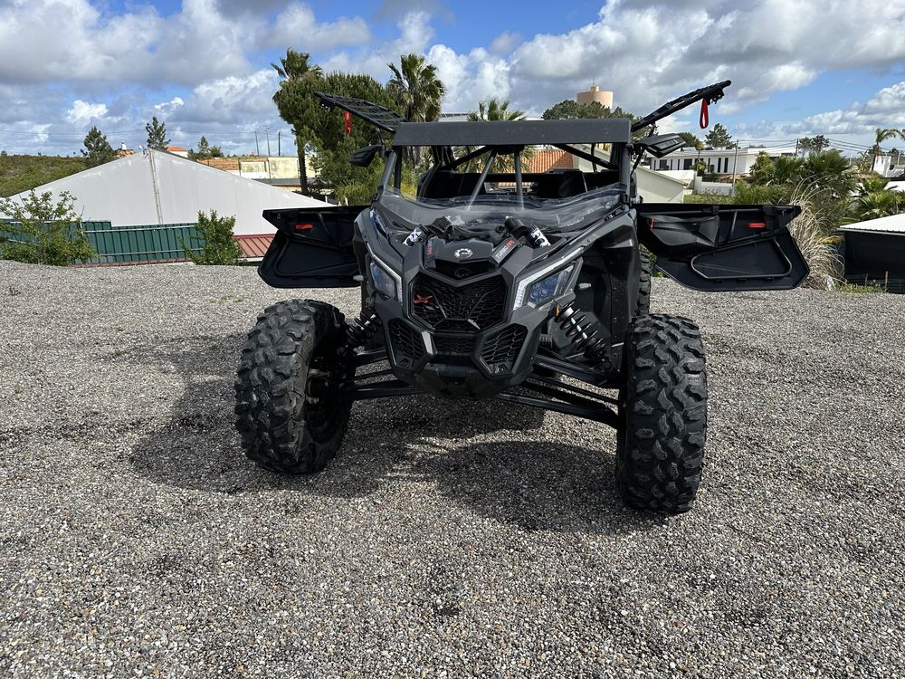 Can-Am Maverick turbo RR, 1.500 kms como novo