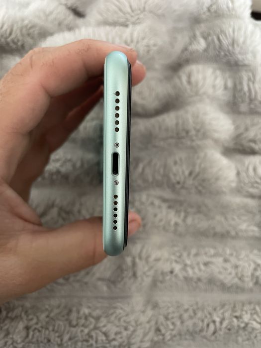 Продам айфон 11 ідеальний стан