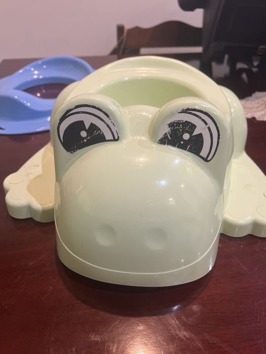 Bacio e tampa da sanita para bebe