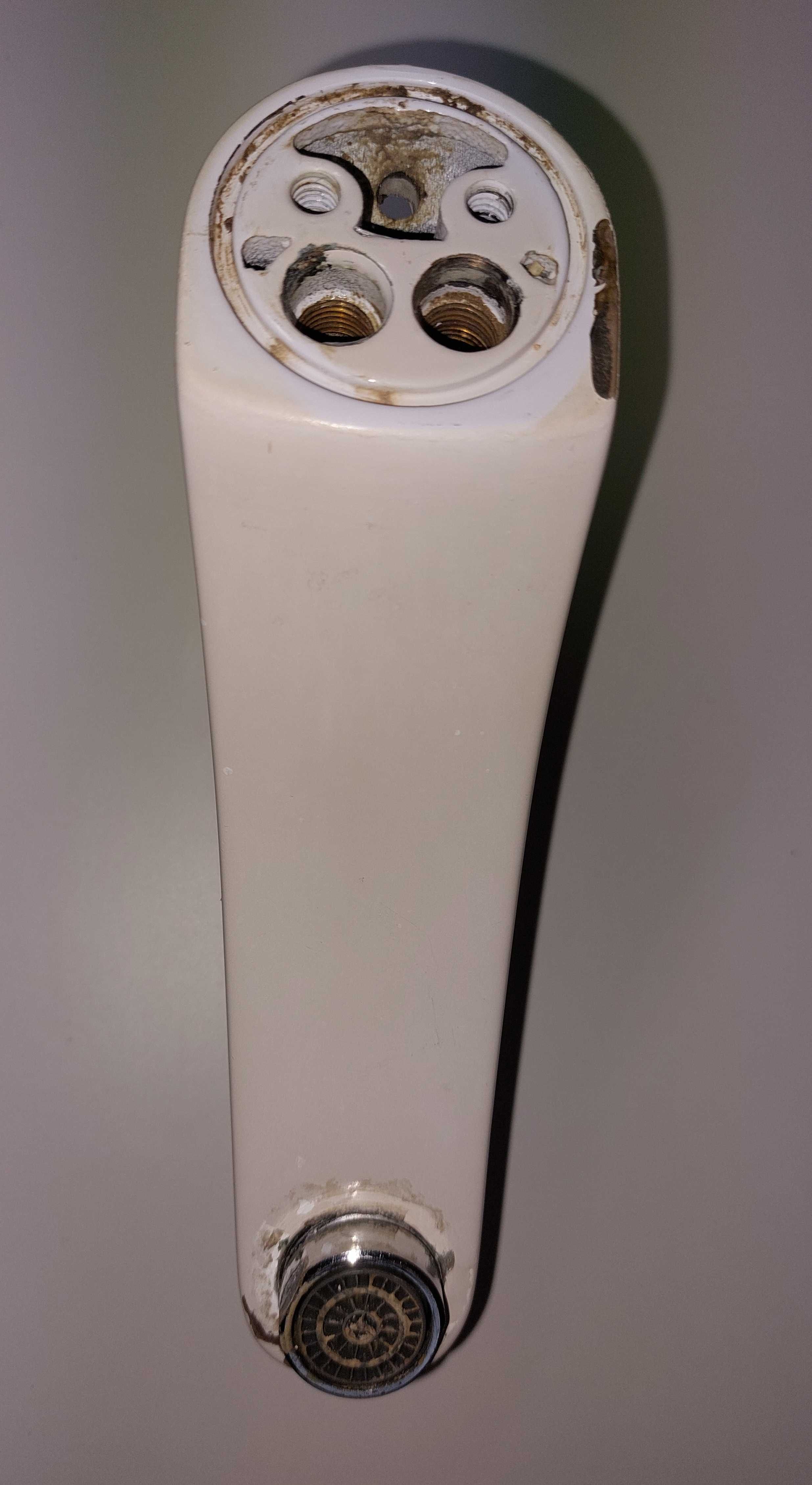 Bateria umywalkowa biała