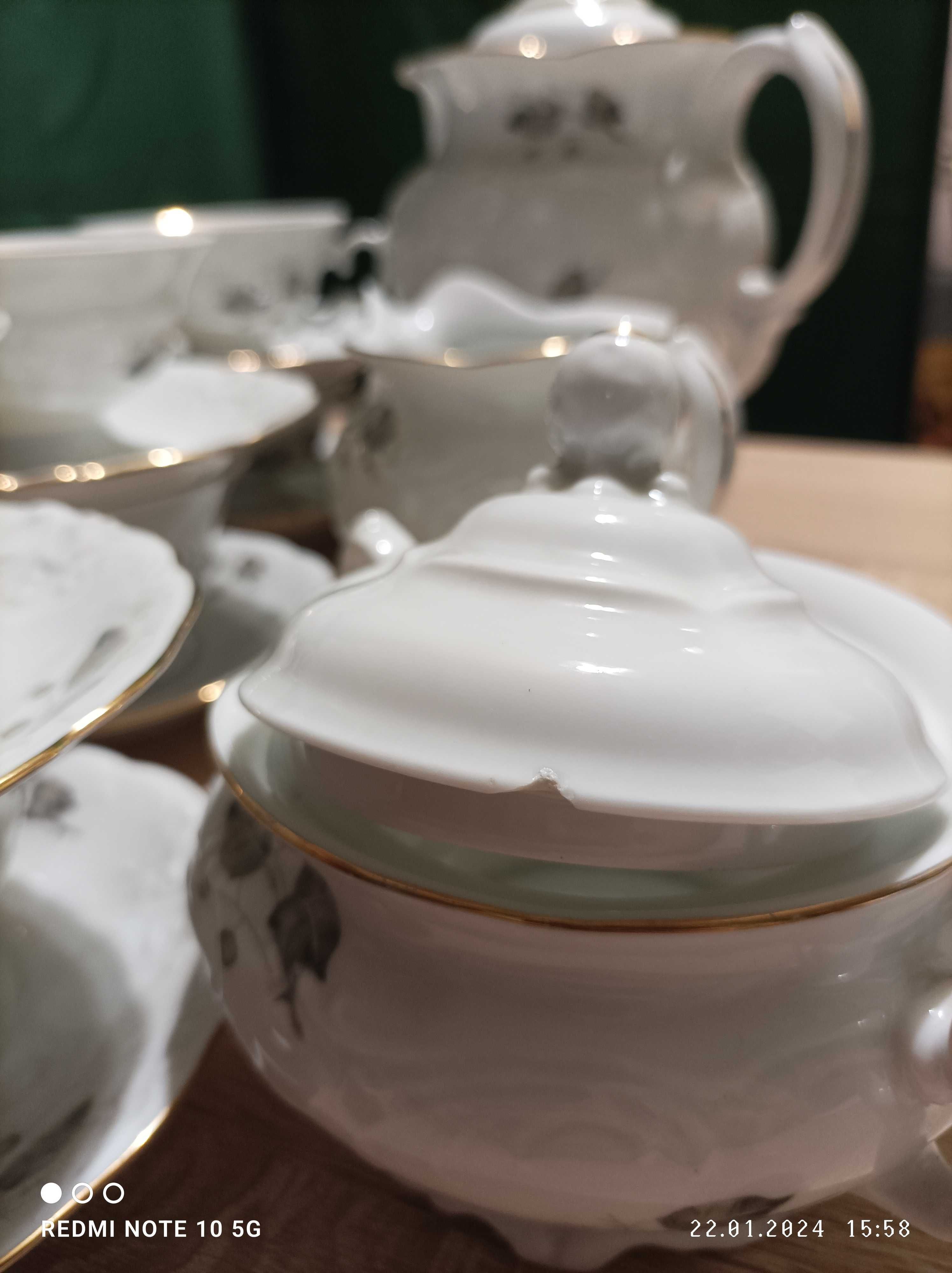 Serwis kawowy z białej porcelany, na 6 osób, wzór liście, Wawel