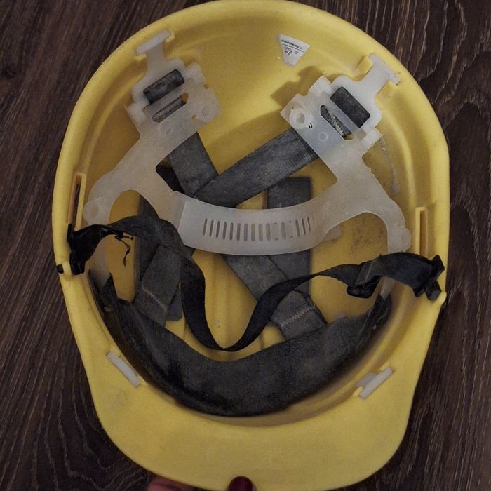 Kask budowlany regulowany