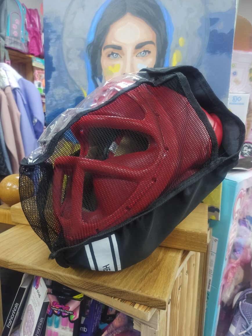 Шлем для карате, шлем з забралом Новий, розмір Л