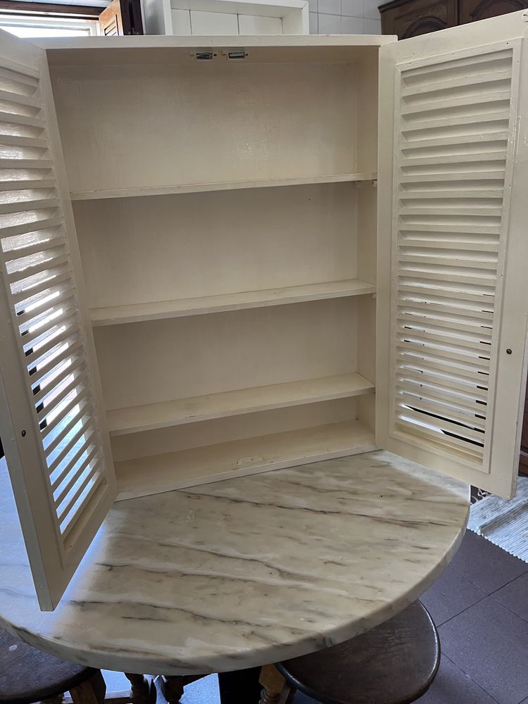 Armário quarto-de-banho