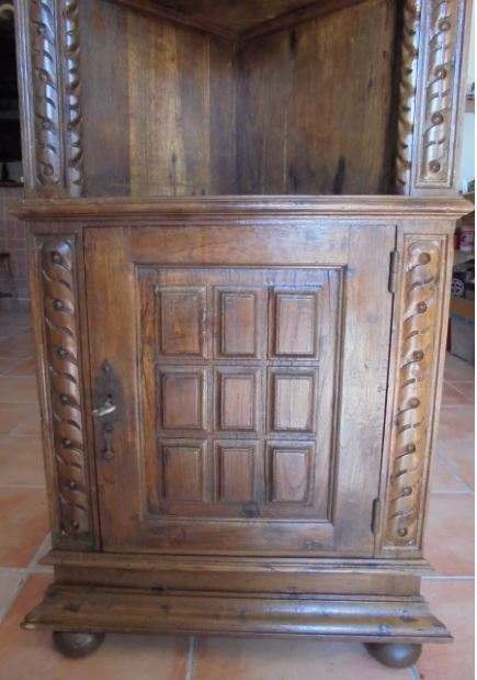 Móvel cantoneira em carvalho antigo