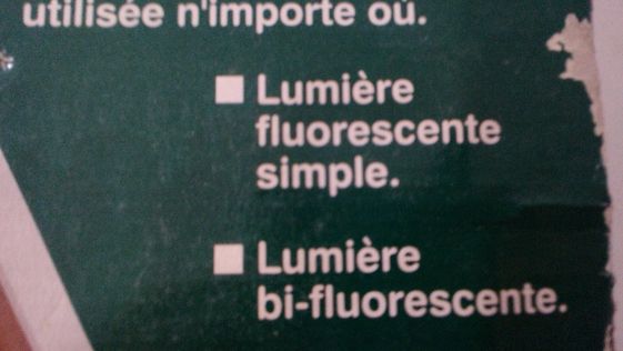 Lanterna recarregável com excelente iluminação e autonomia nova