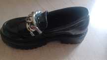 Lakierowane loafersy rozm. 29 Reserved