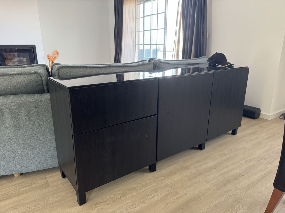 Gavetas de arrumação combinadas IKEA besta pretas com tampo de vidro