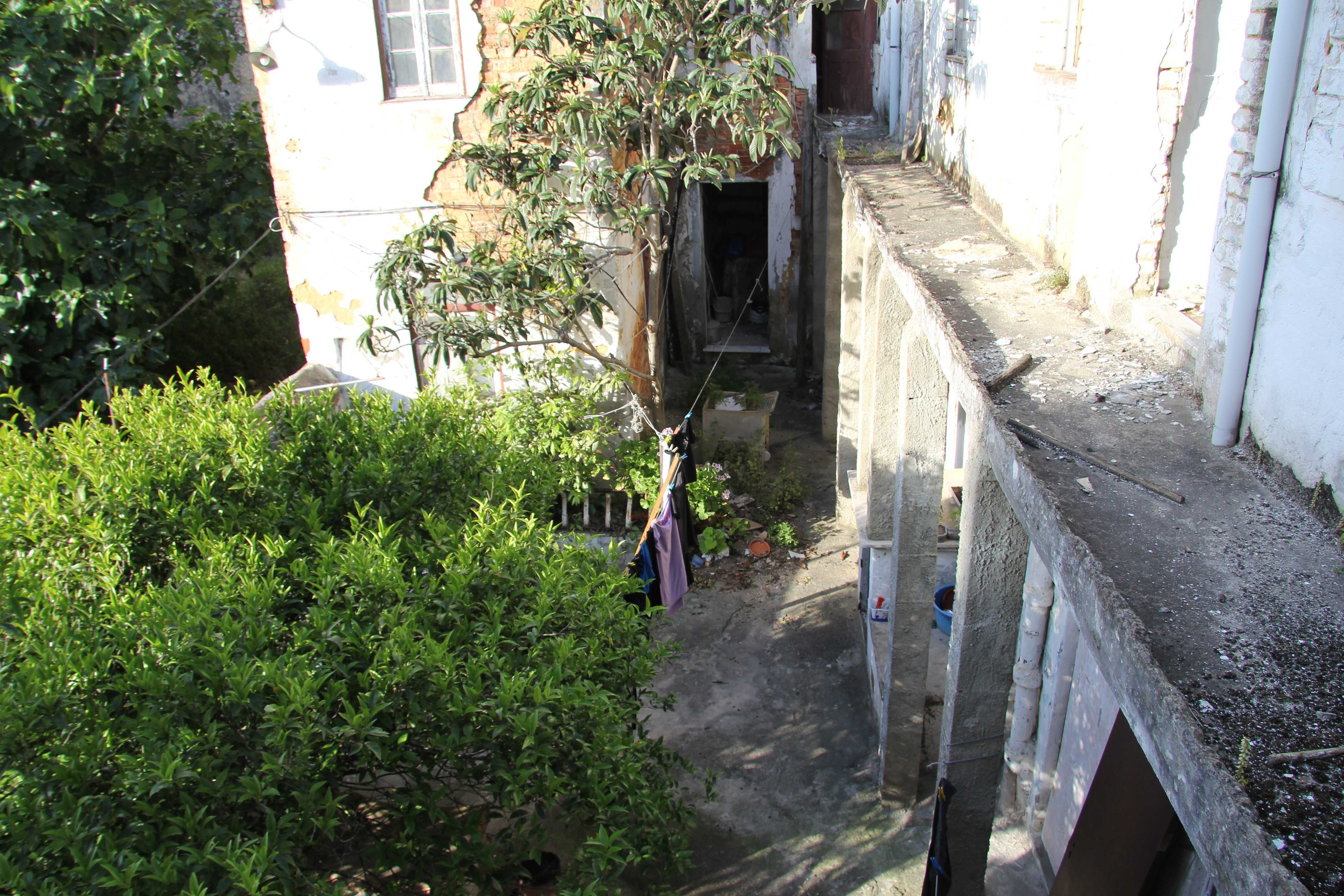 Prédio Barreiro - Rua Miguel Pais 106 e 110