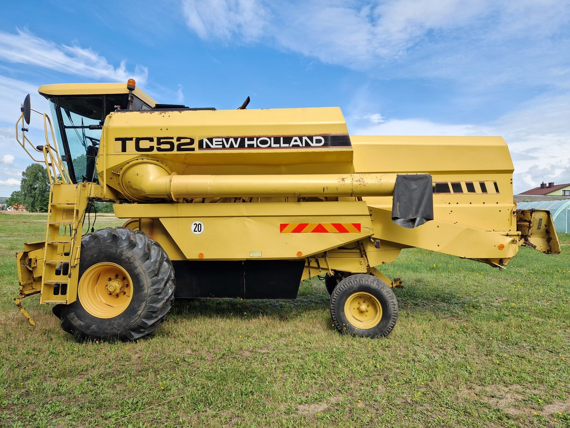 Sprzedam Kombajn zbożowy New holland TC 52 nie 54 56
