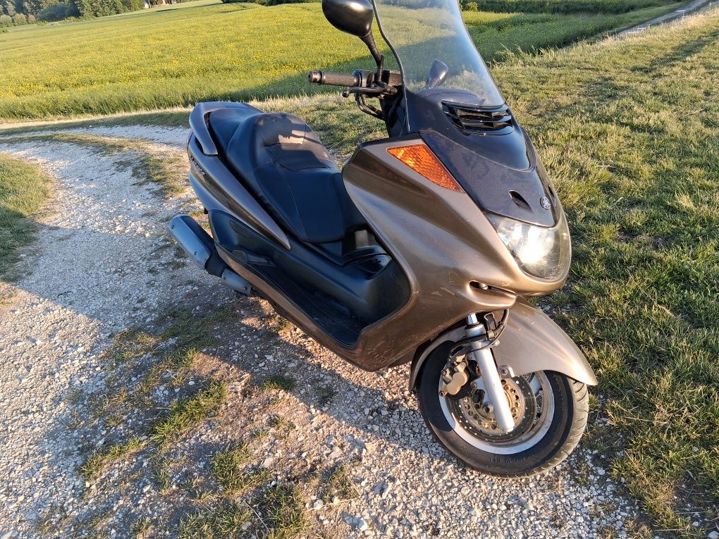 Yamaha majesty 250cc