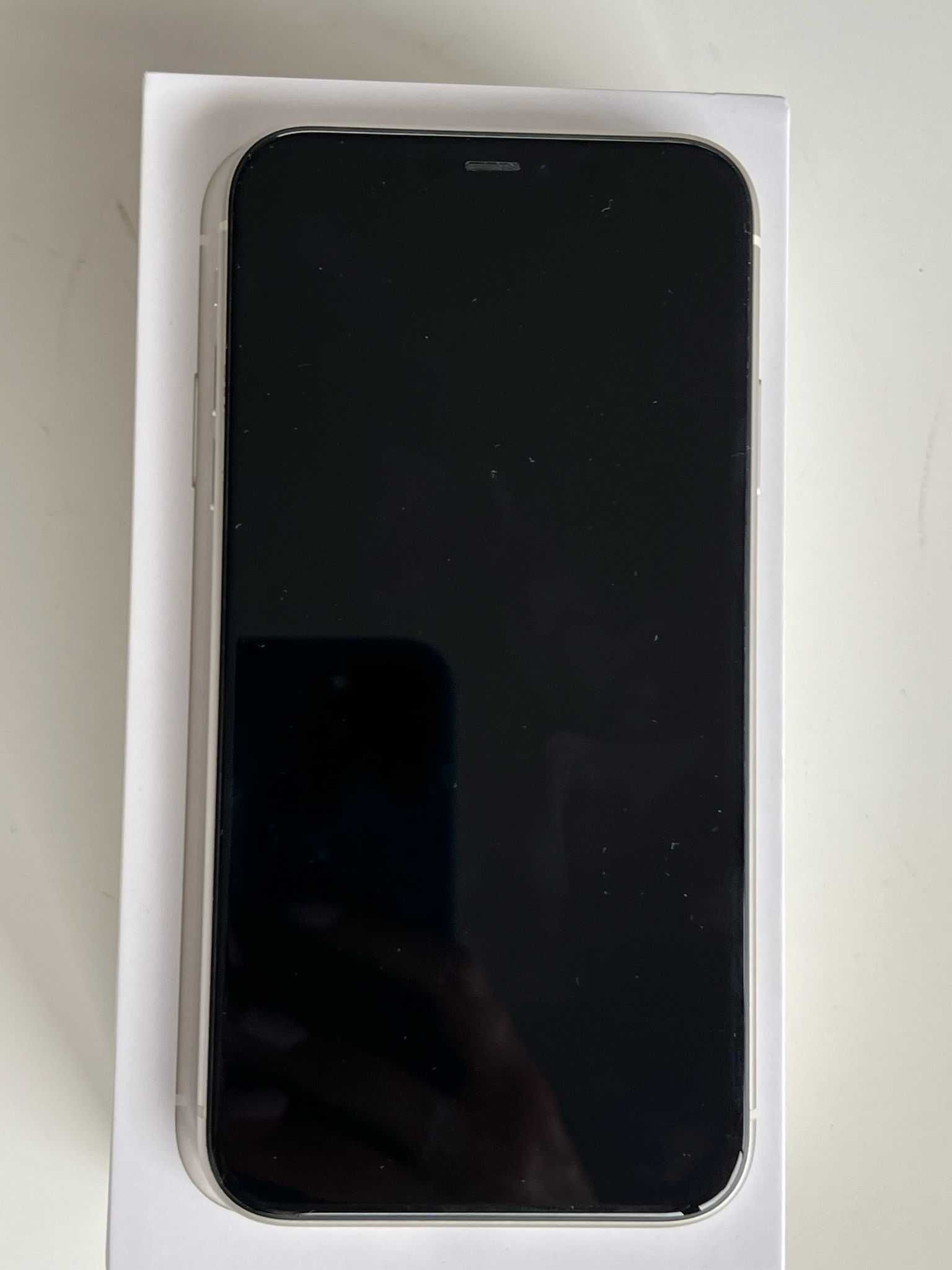 IPhone 11 usado em bom estado