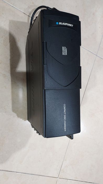 Vendo caixa de cds Blaukpunt