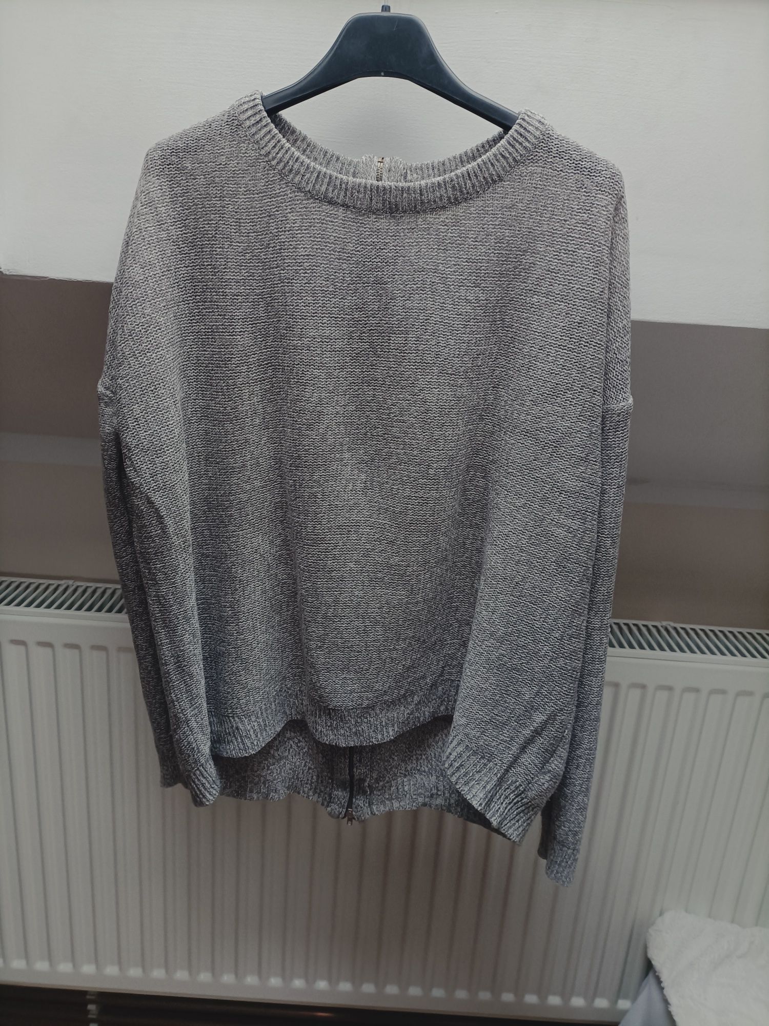 Siwy sweter z zamkiem Papaya rozmiar M