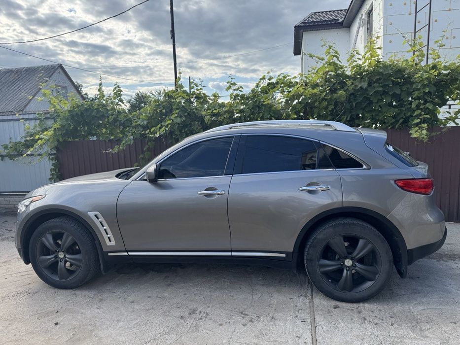 Продам автомобіль Infinity Fx35
