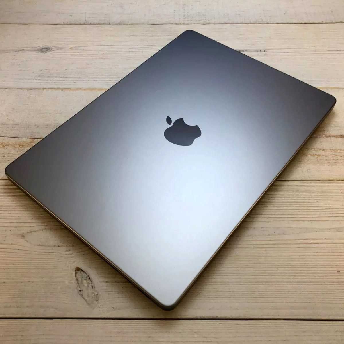 Macbook Pro 14" 2023 M2 Pro 16gb RAM 1tb SSD Space Gray AppleCare