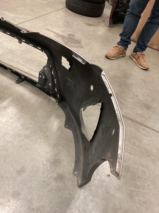 Zderzak przedni przód Toyota auris 2 oryginalny pod pdc