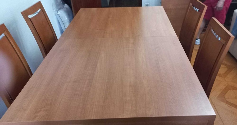 Vendo Mesa de Sala extensível com 4 cadeiras