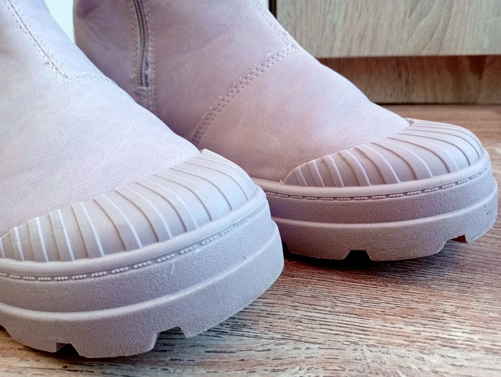 Reserved botki z elastyczna cholewką r 37