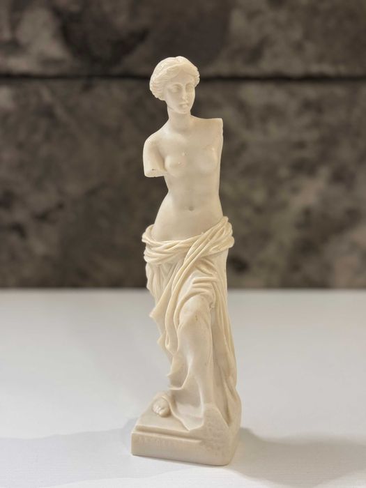 Wenus z Milo – ręcznie wykonana rzeźba z alabastru, Grecja