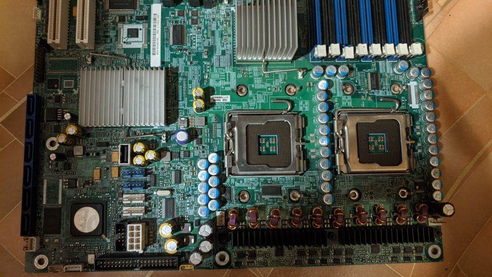 Продам серверную мат.плату Intel S5000PSL(Lga 771)